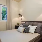 Em Villa *
