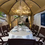 Em Villa