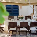 Villa Em