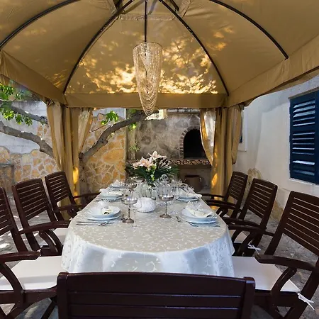 Em Villa